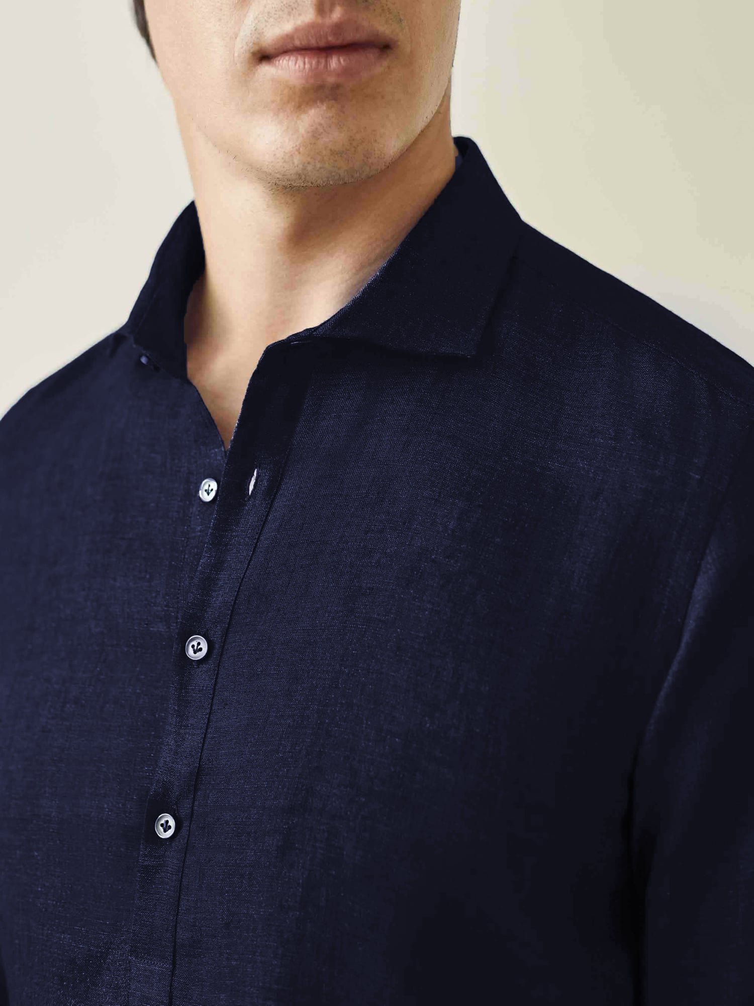 Midnight Blue Classic Collar Popover Linen Shirt | Luca Faloni