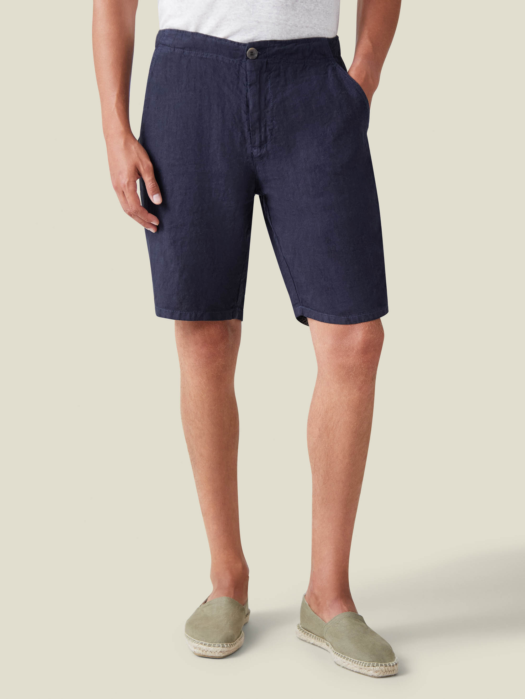Luca Faloni Navy Blue Bermuda Linen Shorts In Navy Blue